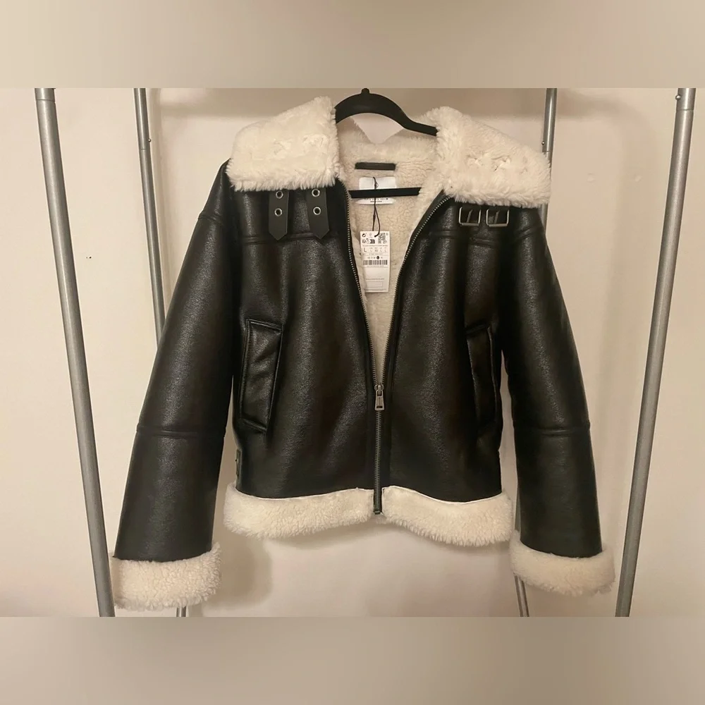 ASOS Stravidarius oversized aviator jacket with contrast collar in black - Picture 4 of 6